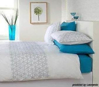 Cotham فندق